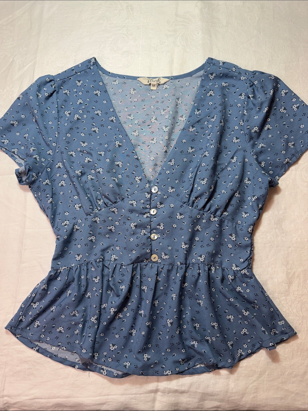 Blue Floral V-Neck Button-Front Peplum Blouse
